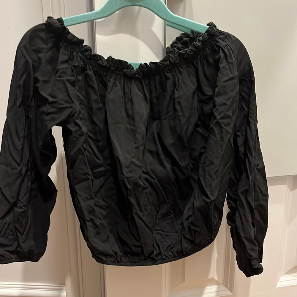 BRANDY MELVILLE off the shoulder long sleeve